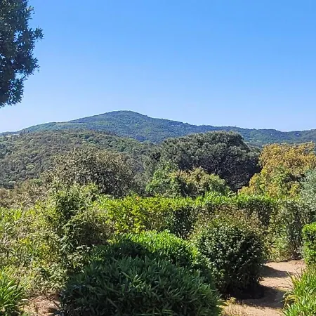 Villa Aux Portes De *