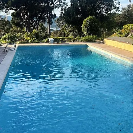 Villa Aux Portes De *