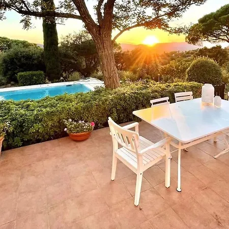 Villa Aux Portes De *
